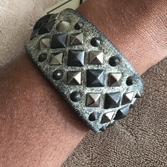 NWT Frye Art Deco studded cuff.