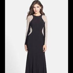 ⭐️⭐️STUNNING XSCAPE ILLUSION PETITE EVENING GOWN⭐️