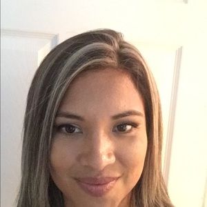 Meet your Posher, Adriana