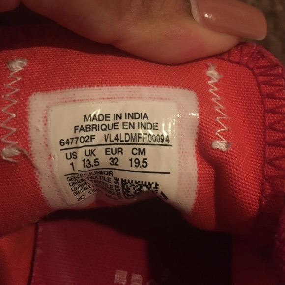 Size 1 youth converse 💋 - Picture 3 of 4