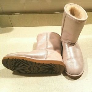 Uggs - White shimmer/metallic classic uggs