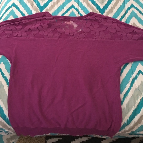 Fushia lace sweater - Picture 2 of 2