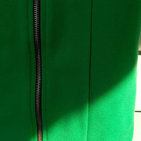 Bright Green Zippered party dress - Picture 2 of 4
