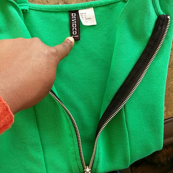 Bright Green Zippered party dress - Picture 4 of 4