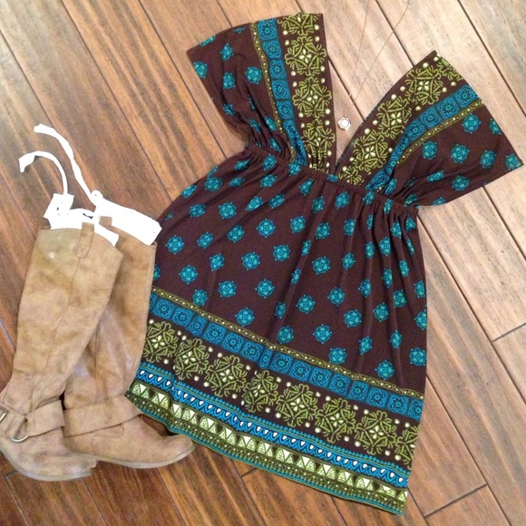 Very pretty tribal print dress!👗