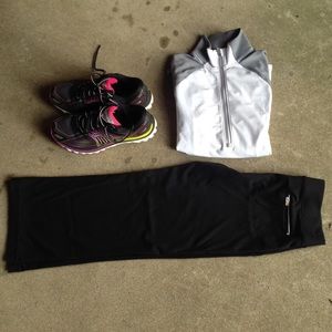 GAP Womens Capri Workout Pants