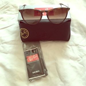Ray ban sunglasses BRAND NEW NEVER WORN NWT