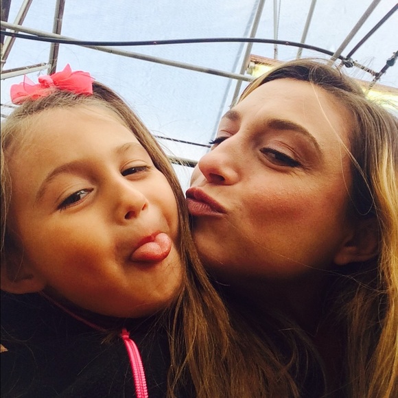 Meet your Posher, Jessica - Picture 4 of 4