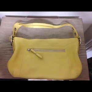 Coach yellow pebbled leather hobo bag 
L04s-1429