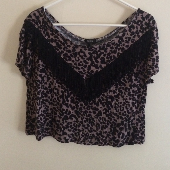 NOLLIE Cheetah Crop Top with Fringes - Picture 4 of 4