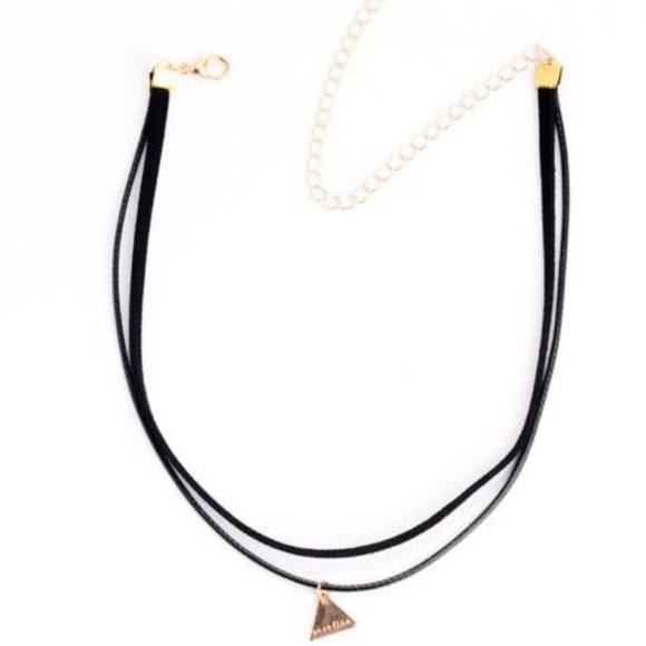 ✨SALE - T-squared Triangle choker - Picture 2 of 3