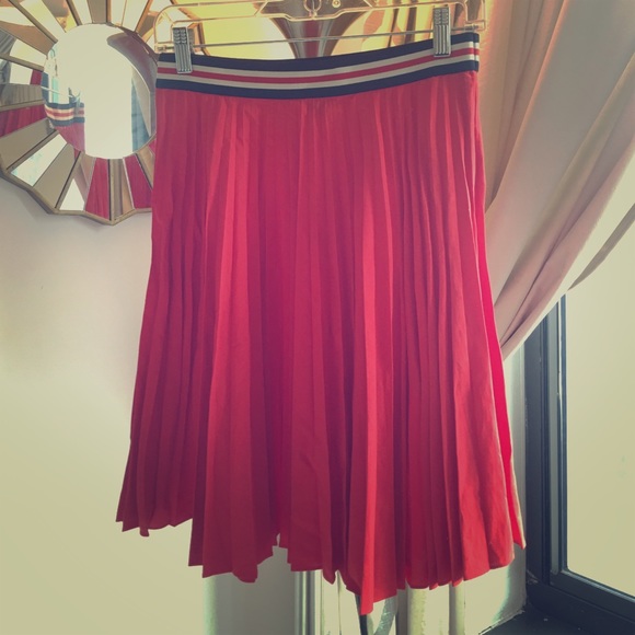 Cute brand new fall red theory pleated skirt! - Picture 1 of 2