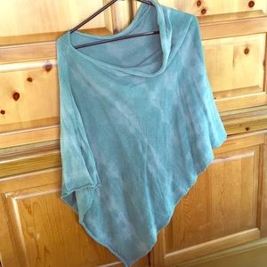 Live happy by natural life poncho❤️️