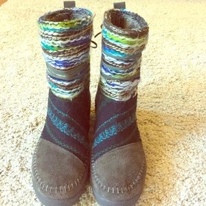 TOMS Nepal boots
