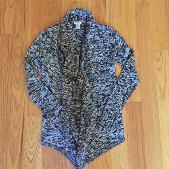 Cache cardigan. Beautiful gold threads woven in.