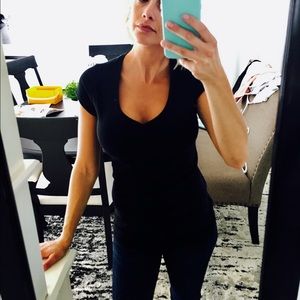 Liz Lange black v neck t shirt top
