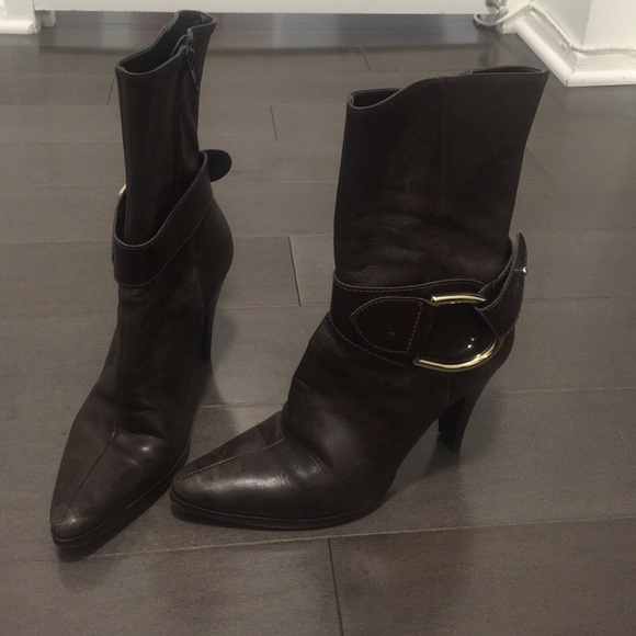 Mid high boots with removable buckle detail