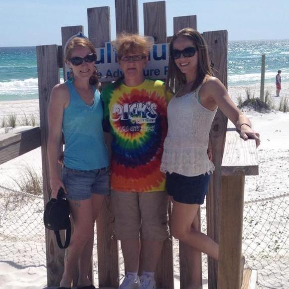 Meet your Posher, Phyllis - Picture 1 of 1