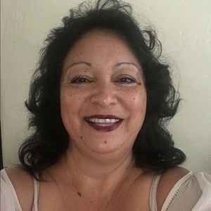 Meet your Posher, Debbie