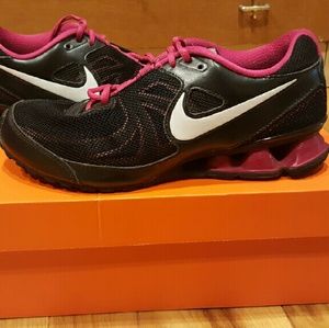 Womans Nike Reax Training Tennis Shoes