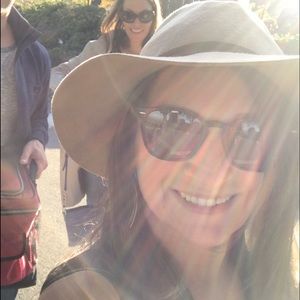 Meet your Posher, Nicole