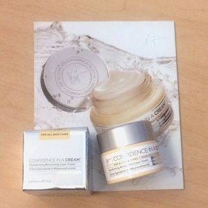 It Cosmetics Confidence in a Cream Deluxe Sample