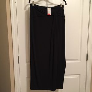 NWT Saks Fifth Ave Black Label Skirt / Medium NWT Saks Fifth Ave Black Label Skirt / Medium
