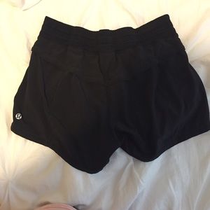 Lulu Lemon running shorts. Sz 6