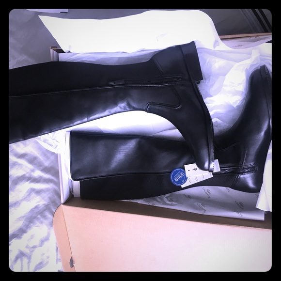 Lacoste Women's Rosolinn Tall Winter Boot