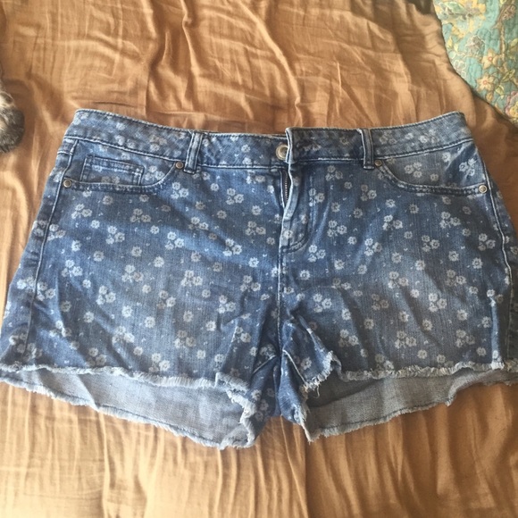 LC Lauren Conrad Pants - Lauren Conrad shorts
