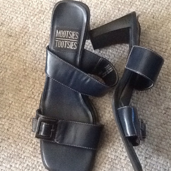 Dark blue sandals