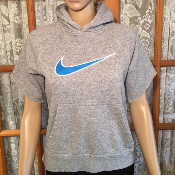 Nike Tops - Nike Short Sleeve Hoodie Size Medium