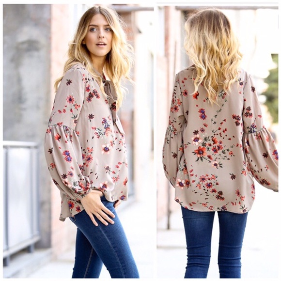 Floral Tie Neck Blouse - Picture 3 of 4