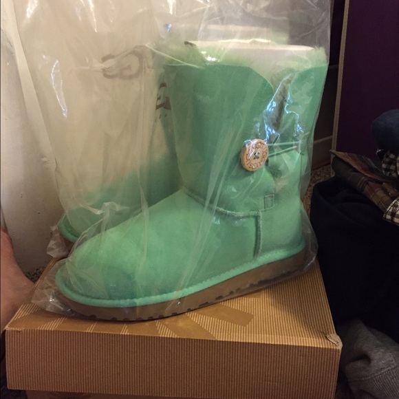 Mint green women's size 7 Uggs