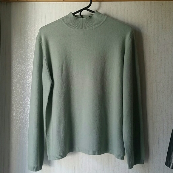 Flash Sale! Amber Stone 100% Cashmere Sweater