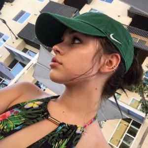 Meet your Posher, Valeria
