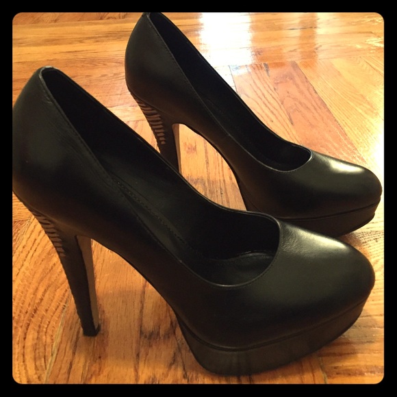 Vince Camuto VC-MAARI PLATFORM PUMPS