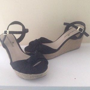 ‼️ Montego Bay Club high top shoes with straps ‼️