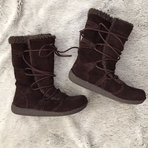 🏂 Winter, suede lace up, fleece lined boots!