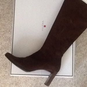 Brown heel boots