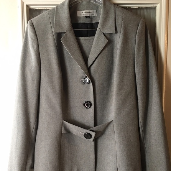 Tahari women's Blazer and Skirt set size 8 - Picture 1 of 4