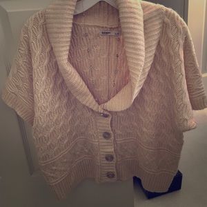 Short sleeved sweater