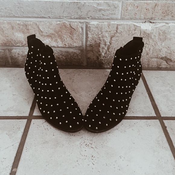 TOPSHOP genuine suede studded booties