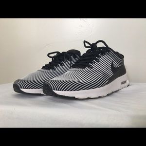 NIKE air max thea!