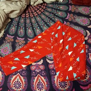 Lularoe Paper Plane Leggings