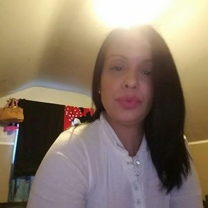 Meet your Posher, Yesenia