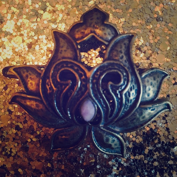 Luck Brand lotus hair clip