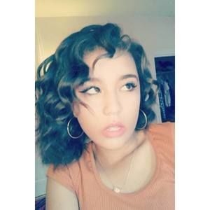 Meet your Posher, Caitlin