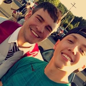 Meet your Posher, Devin