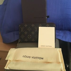 Louis Vuitton zip wallet